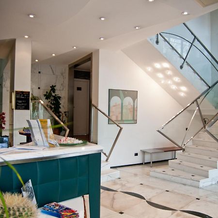 Hotel Boston Livorno Bagian luar foto