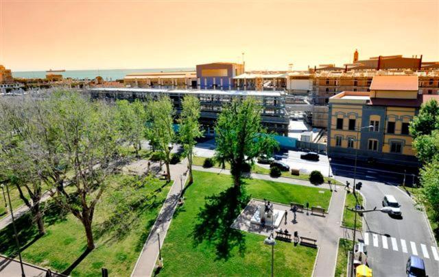 Hotel Boston Livorno Bagian luar foto
