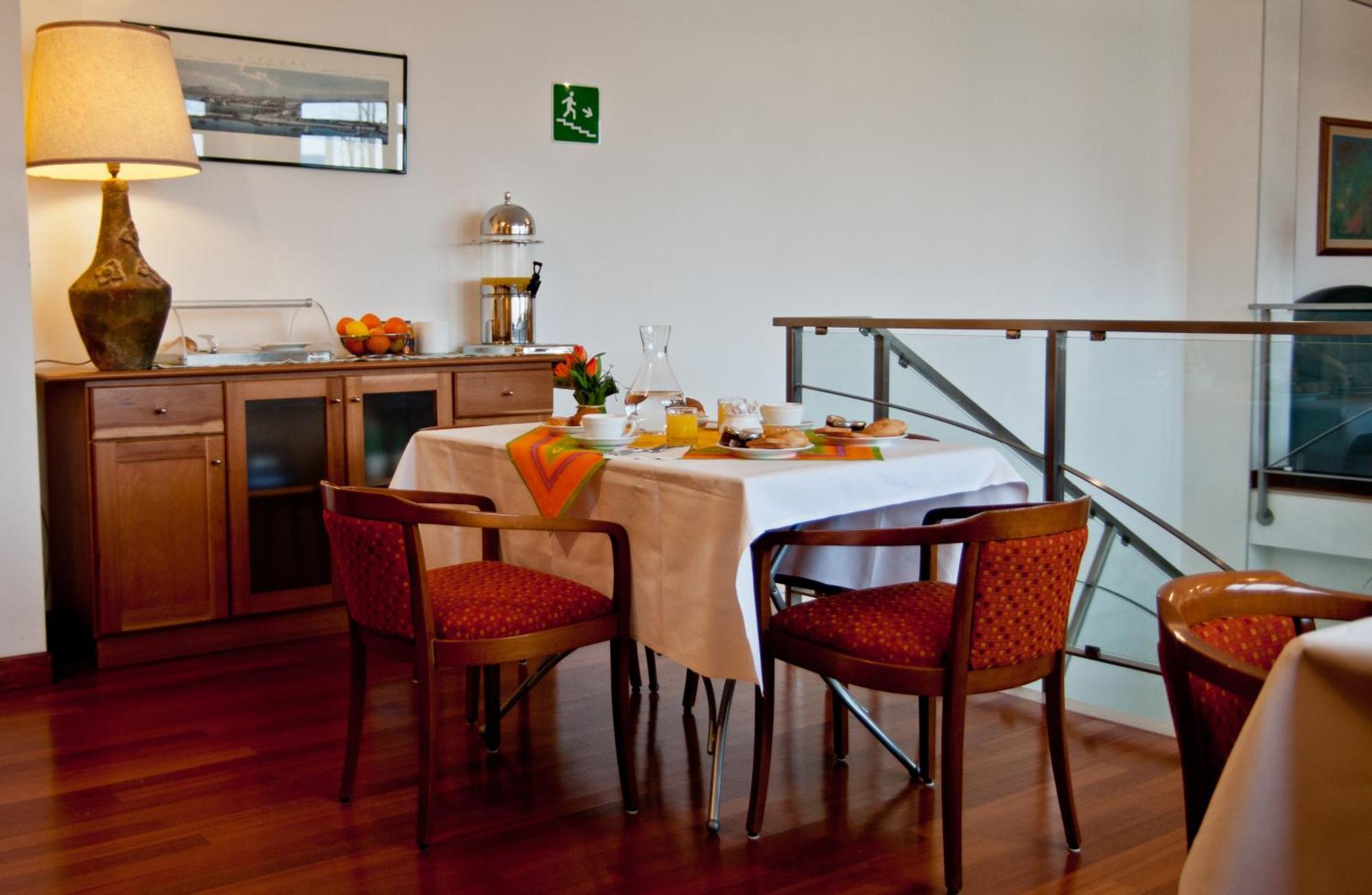 Hotel Boston Livorno Bagian luar foto