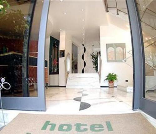 Hotel Boston Livorno Bagian luar foto