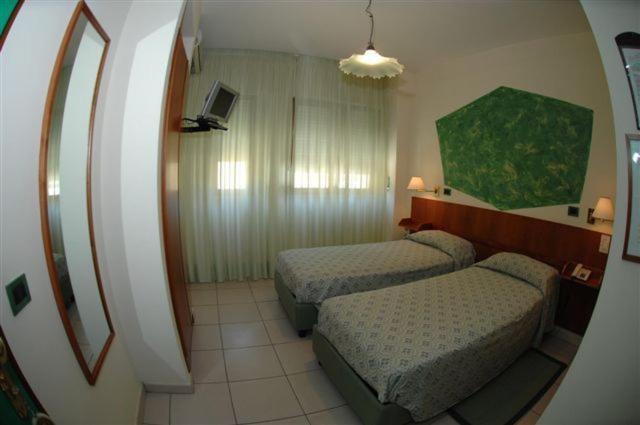 Hotel Boston Livorno Bagian luar foto